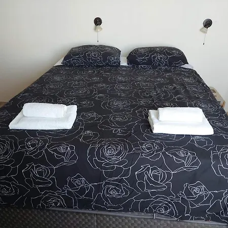 за гости на Apartment *